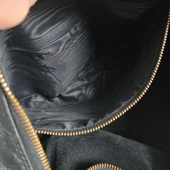 Gucci Elegant Black Leather Hobo Handbag - Picture 8 of 15